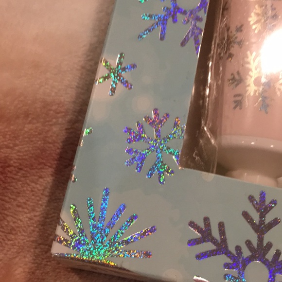 Taylor & Finch Australia Holiday 3 Piece Winter Heros Scented Hand Cream Set NWT - Picture 8 of 16